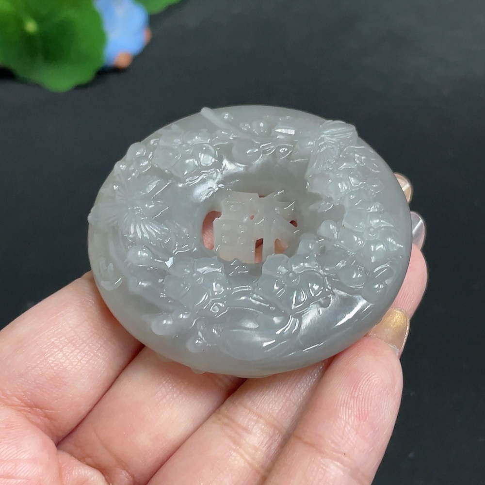 H32699191 'Hetian Jade Pendant - Joy on the Brows'