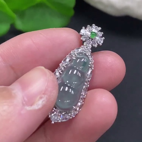 F35107021 Jadeite Auspicious Bean Inlaid Pendant Non-Gold Inlaid Total Weight Approximately 3.3g