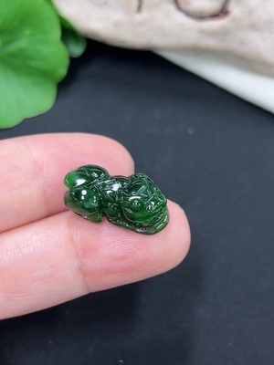 F41941623 翡翠貔貅挂件 货品总重约2.2克