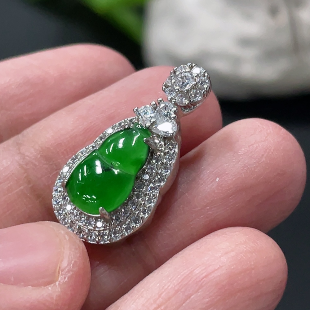 F34077555 Jadeite Gourd Inlaid Pendant Non-Gold Inlaid Total Weight Approx. 2.57g