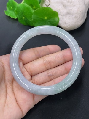 F41934734 翡翠圆条手镯 圈口56.4mm 货品总约重43.9g