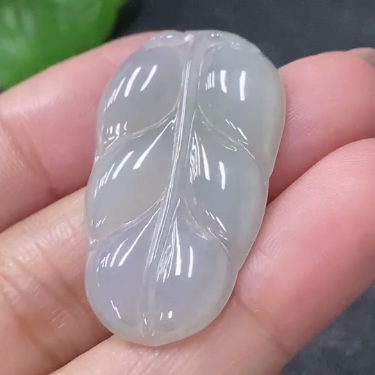 F34030988 Jadeite Pendant Leaf Total Weight Approx. 3.92g