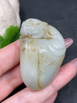 H33897993 Hetian Jade Pendant, Auspicious Beast, Undetermined Skin Color Origin, Total Weight Approx. 54.4g