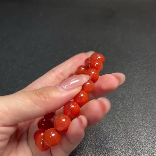 C34992036 Red Agate Bracelet with Visible Organic Matter, Total Weight Approx. 29.50g, Size About 10.4mm