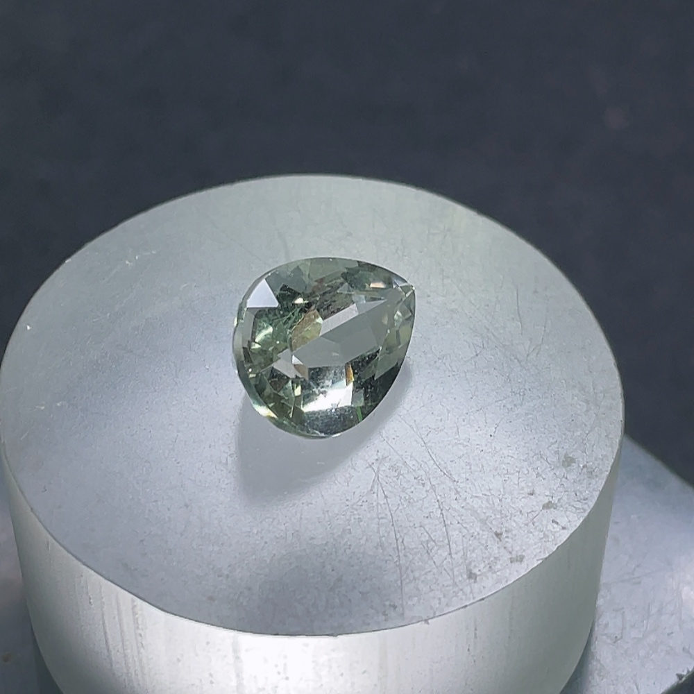 C28186068 Crystal Rough Stone Total Weight Approx. 6.93ct