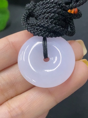 F28265877 JadeitePendant Peace Knot