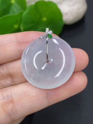 F46552168 翡翠平安扣 18k金扣头 货品总重量约8克 配镶钻石（仅最小配石）