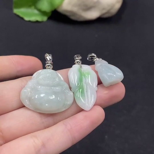 F33896090 Jadeite Pendant Non-Gold Inlaid