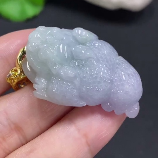 F26036233 Jadeite Three-legged Golden Toad Pendant Non-gold Inlaid Total Weight About 21g