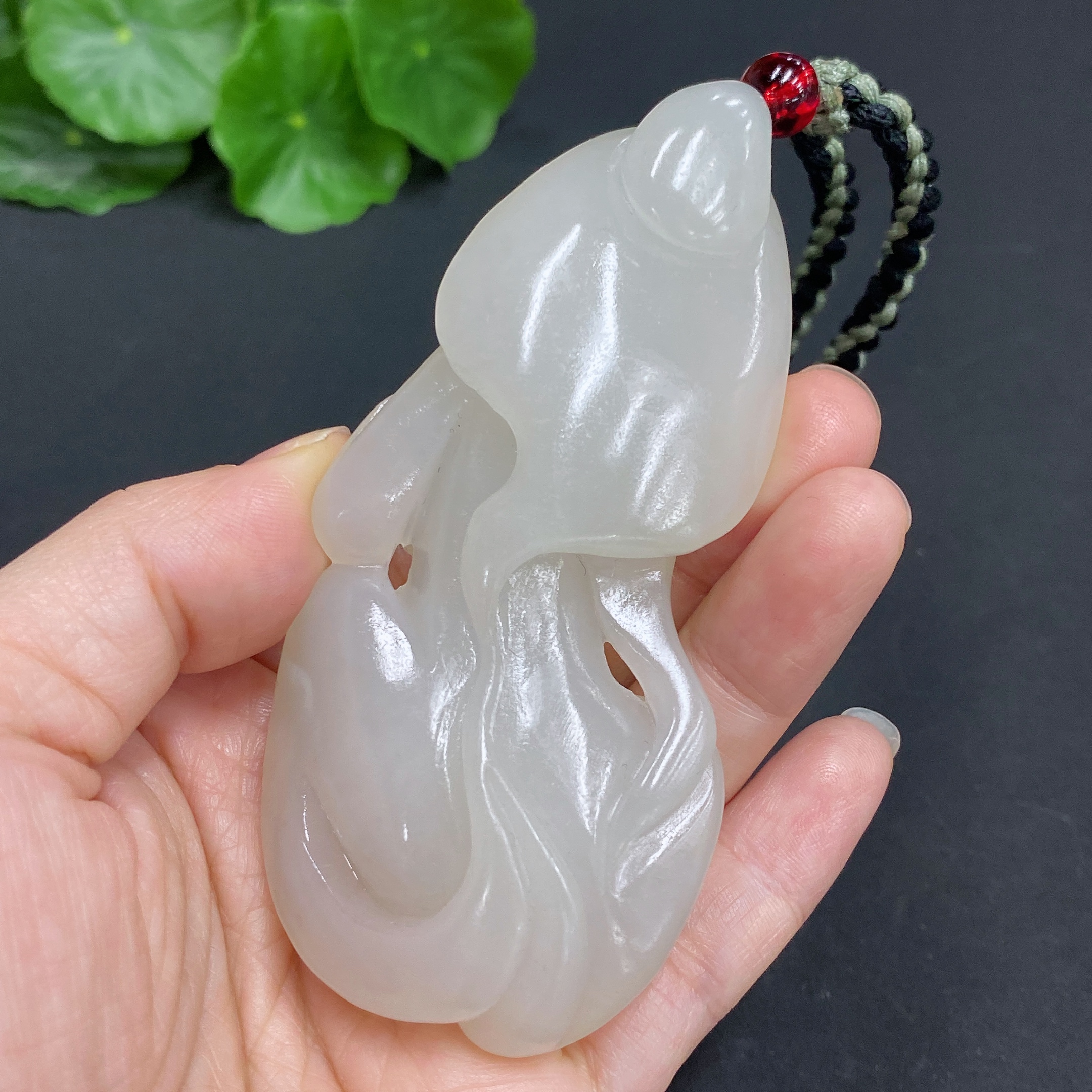 H22506266 Hetian Jade Handheld Piece, National Beauty and Heavenly Fragrance, Total Weight (including rope) Approx. 98.5g