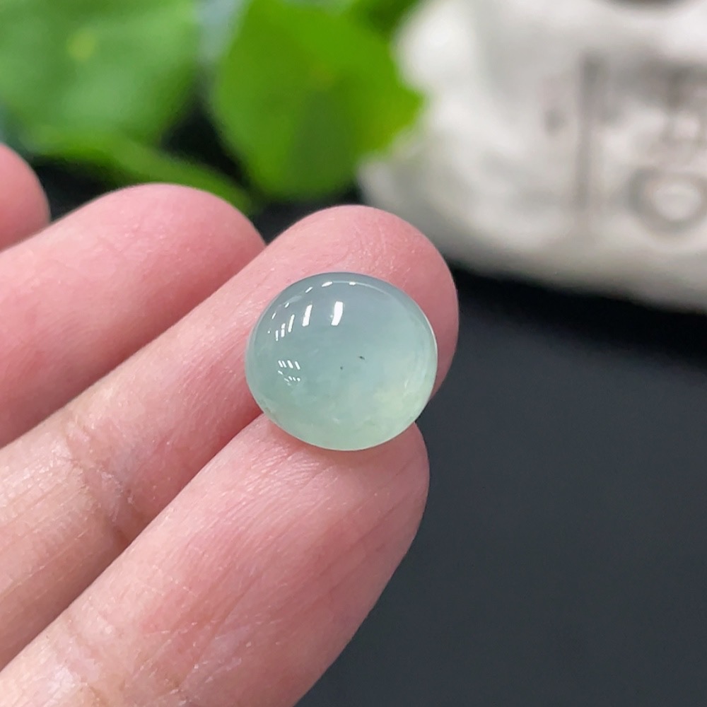 F33878183 Jadeite cabochon Total weight: approx. 1.112g