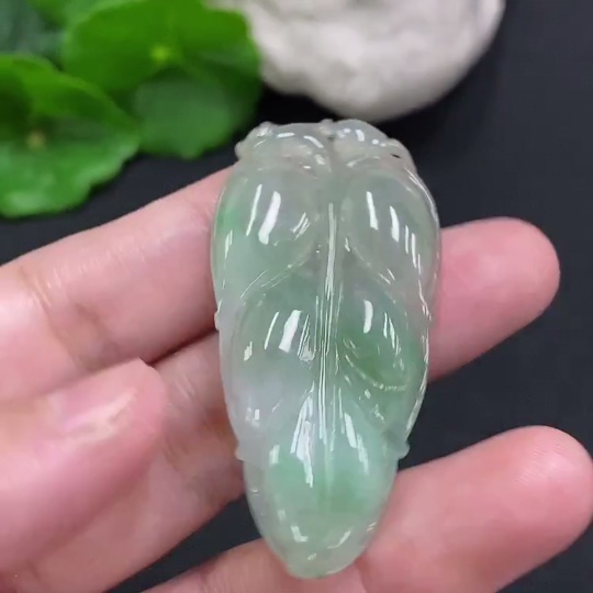 F34050247 Jadeite Leaf Pendant Total Weight Approx. 10.7g