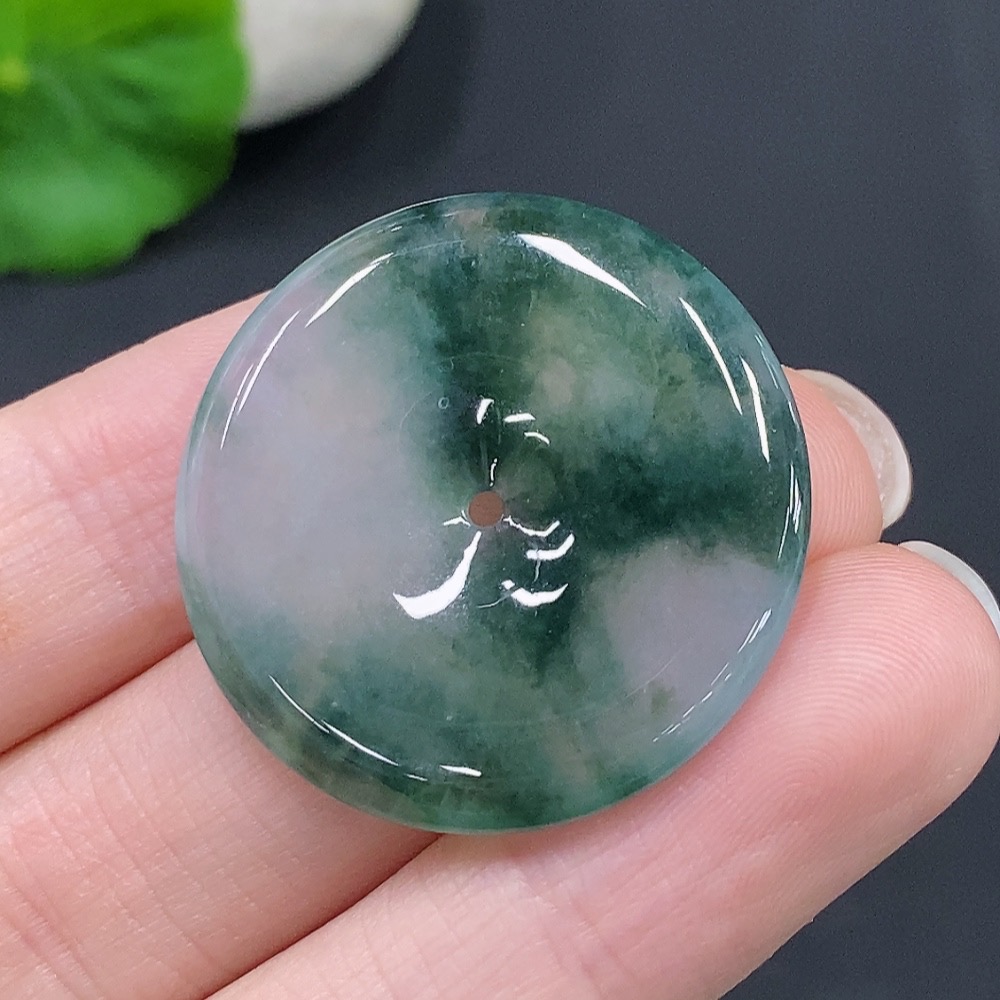 F28294921 JadeitePeace Pendant