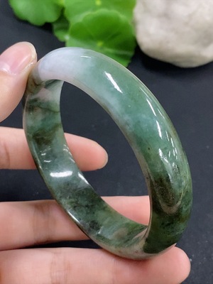 F46548837 翡翠正圈手镯 圈口57.3 货品总重约62.54克