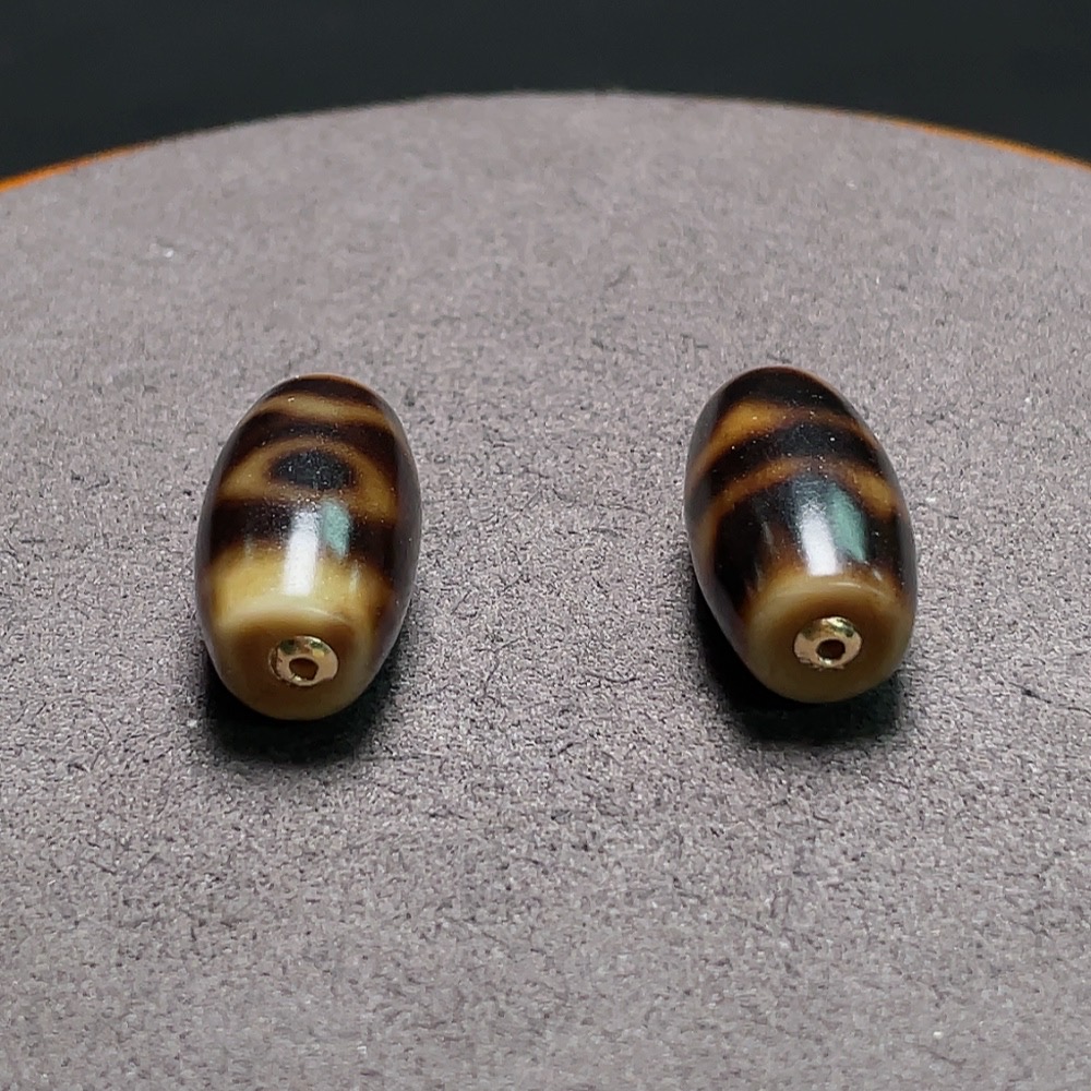 W33843636 Dzi Bead Pendant 50% Gold Content Total Weight Approx. 7.3g Sell as a Lot