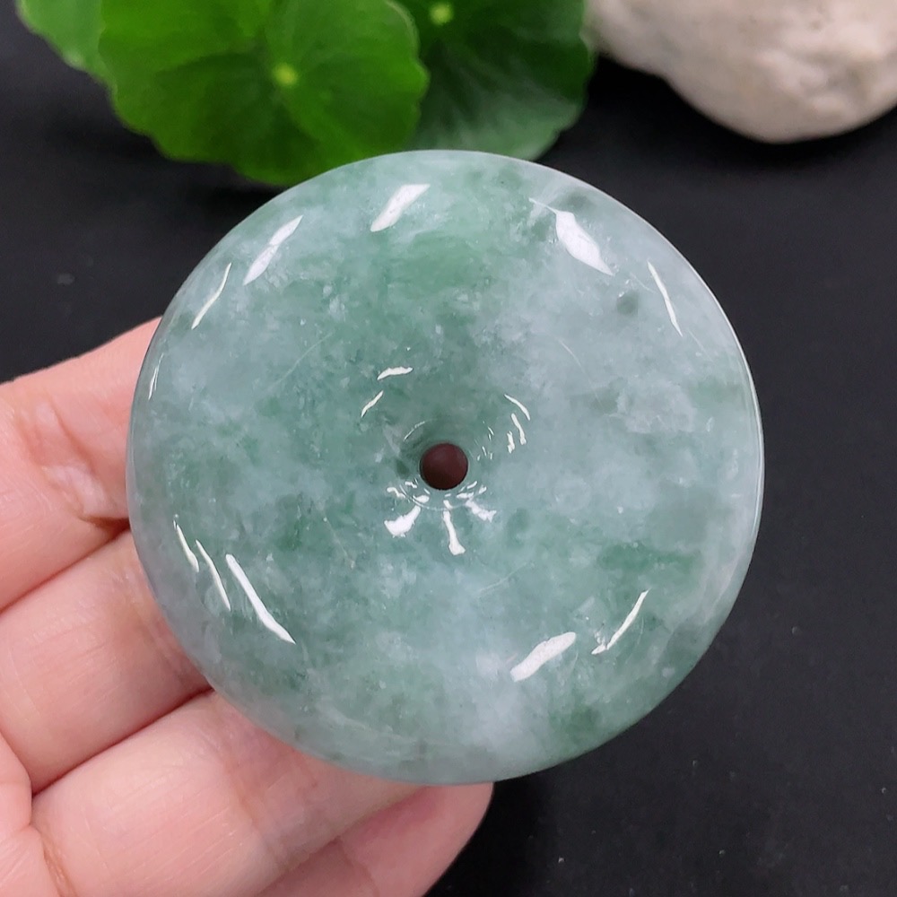 F30548165 JadeitePeace Knot Pendant