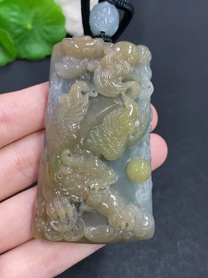 F46499187 翡翠飞天貔貅挂件 货品总重量约113.3克（含绳重）