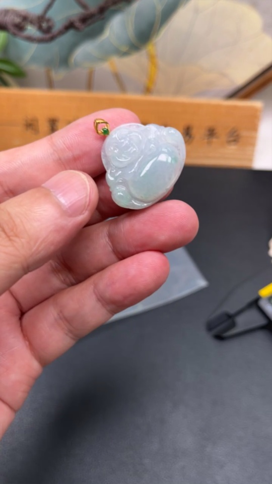 F31688494 JadeiteBuddha Pendant with 18K Gold Clasp, Total Weight Approximately 5.4g
