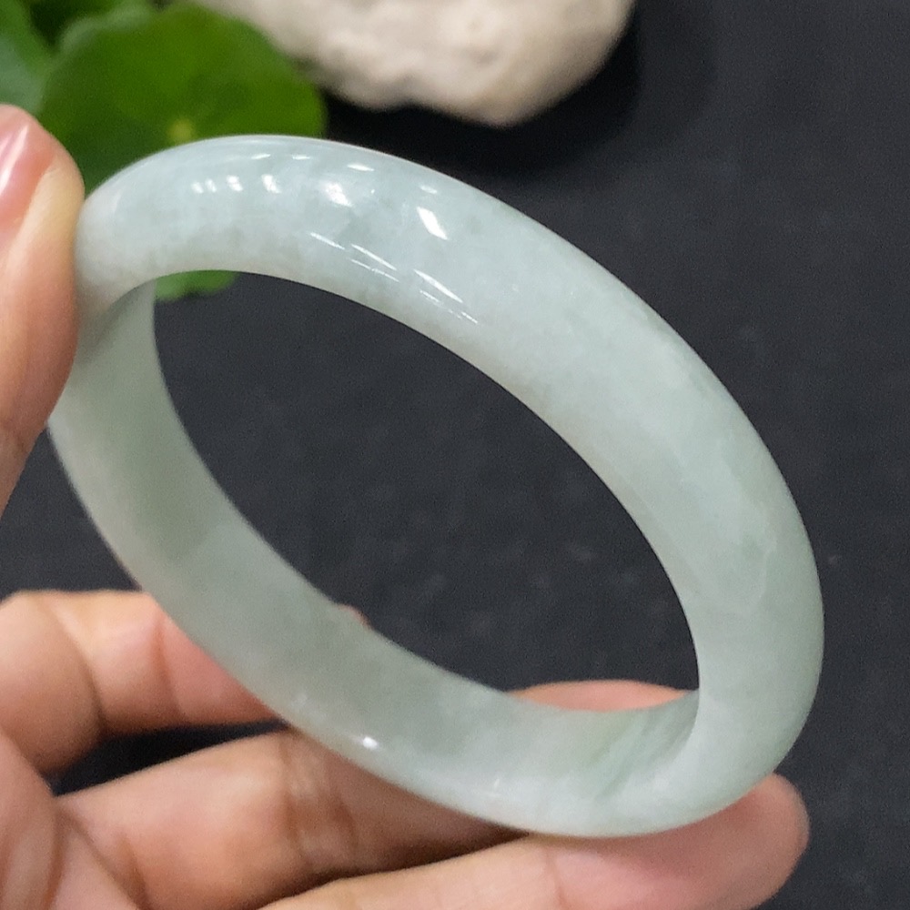 F35117376 Jadeite Round Bangle Size 57.5mm Total Weight Approximately 47.1g