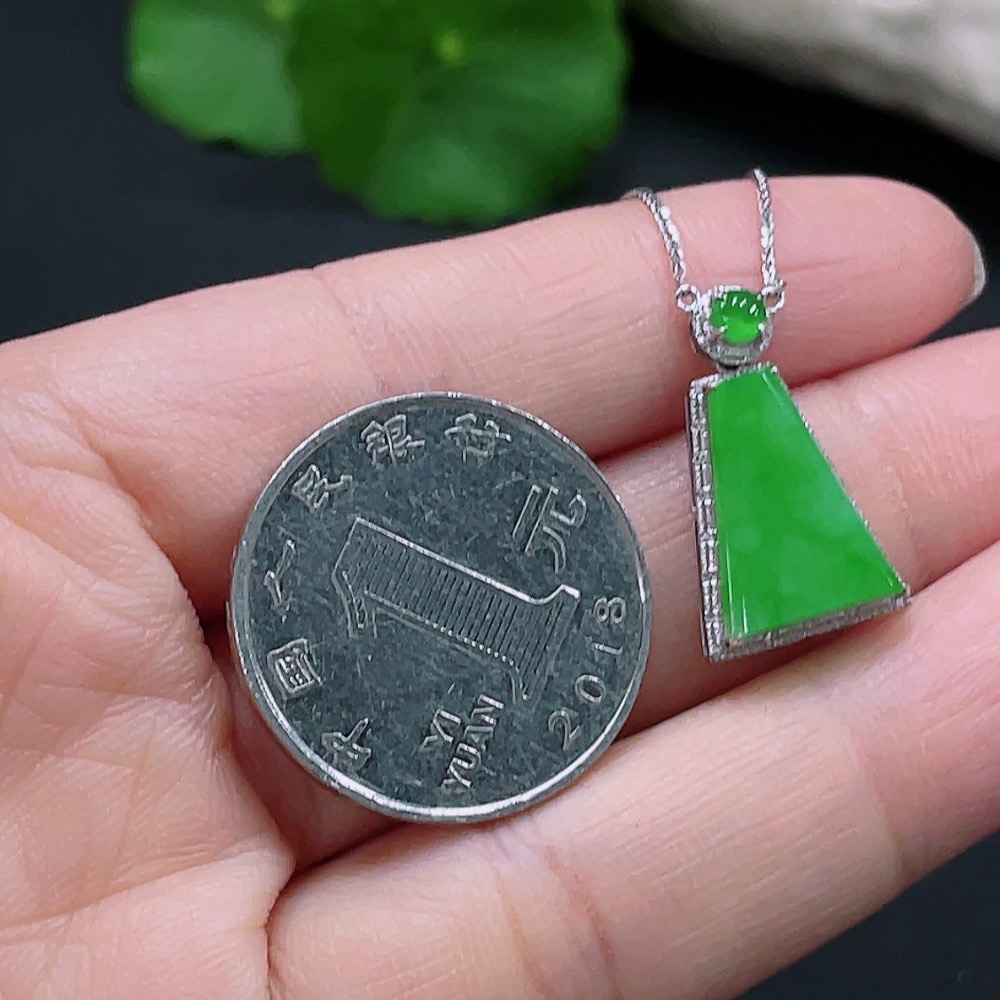 F25906196 Jadeite Plain Pendant Mounted Pendant, 18K Gold Chain, Total Weight Approx. 3.19g