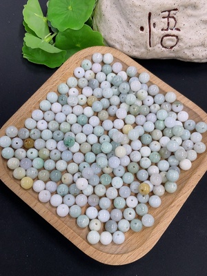 F46514634 翡翠珠子 含袋子货品总重约185.8g