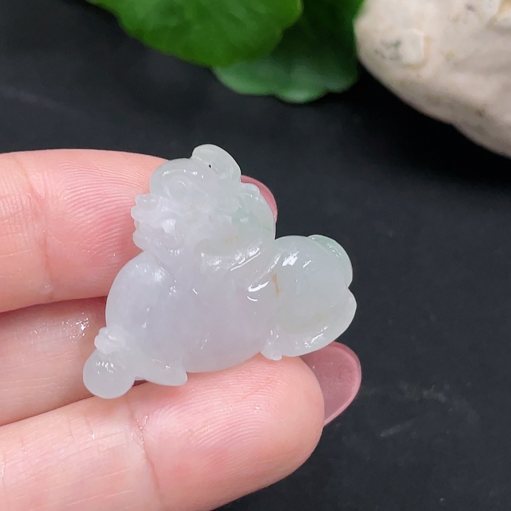 F34012167 Jadeite rough pendant, total weight about 8.2 grams