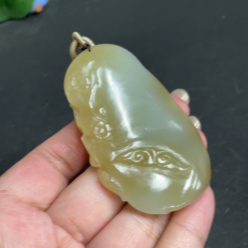 H30526403 Hetian Jade Pendant - Nine-Tailed Fox