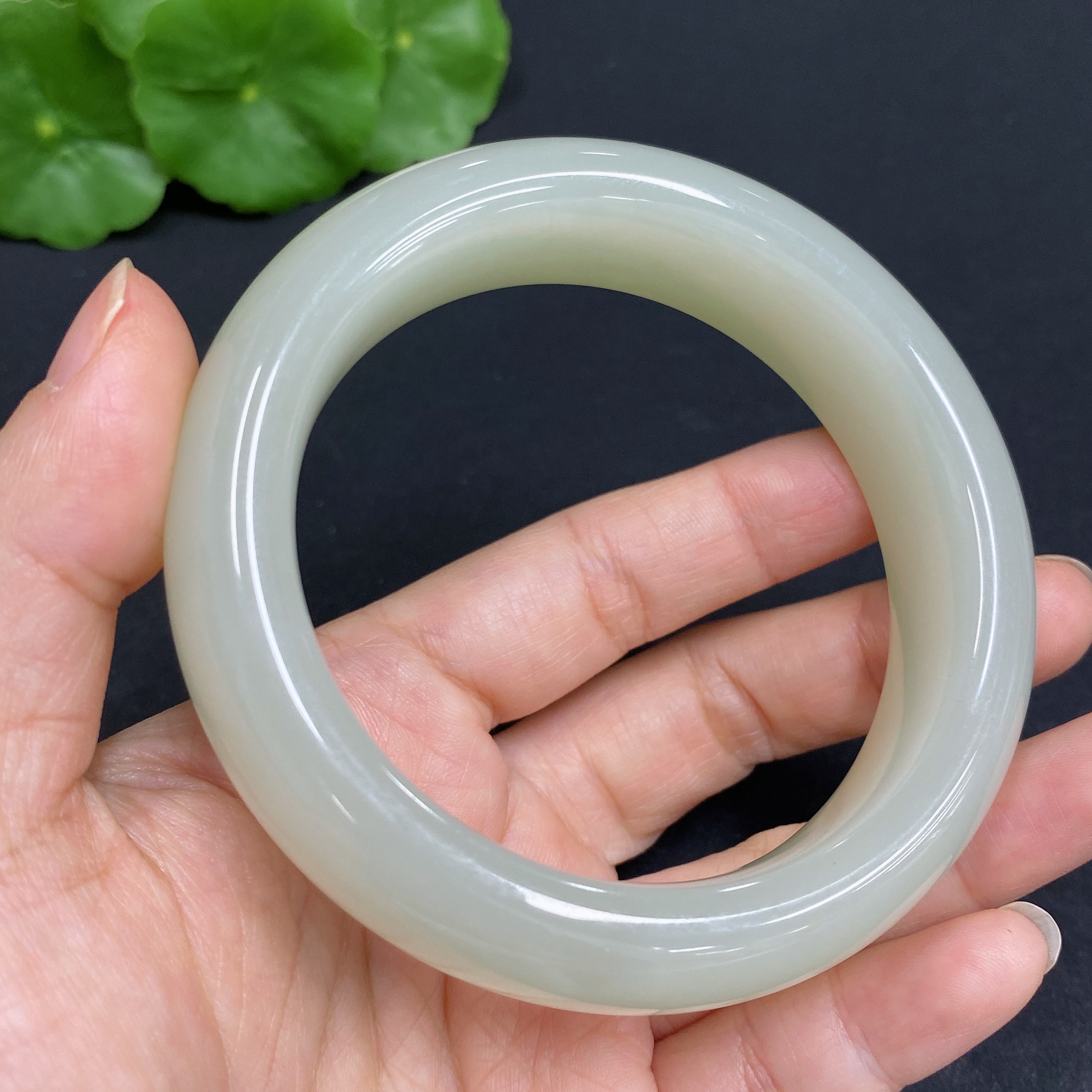 H31667515 Hetian Jade Round Bracelet Size 58.9 Total Weight Approx. 95.9g