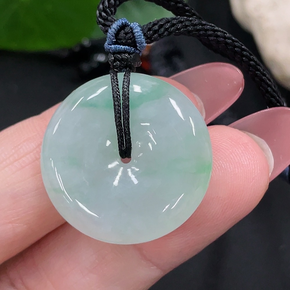 F34982673 Jadeite Peace Pendant with a total product weight of approximately 7.9g (including rope weight)