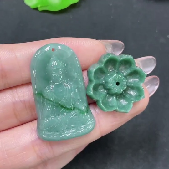 F34064710 Jadeite Pendants Sell as a Lot