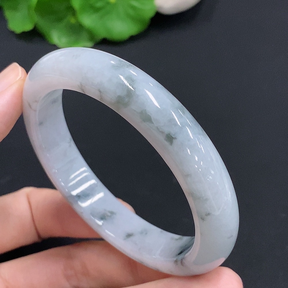 F30543391 Jadeite Regular Round Bangle