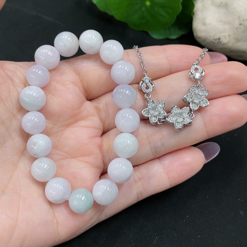 F34982045 Jadeite Bracelet + Necklace Sell as a Lot (Non-Gold Inlaid)