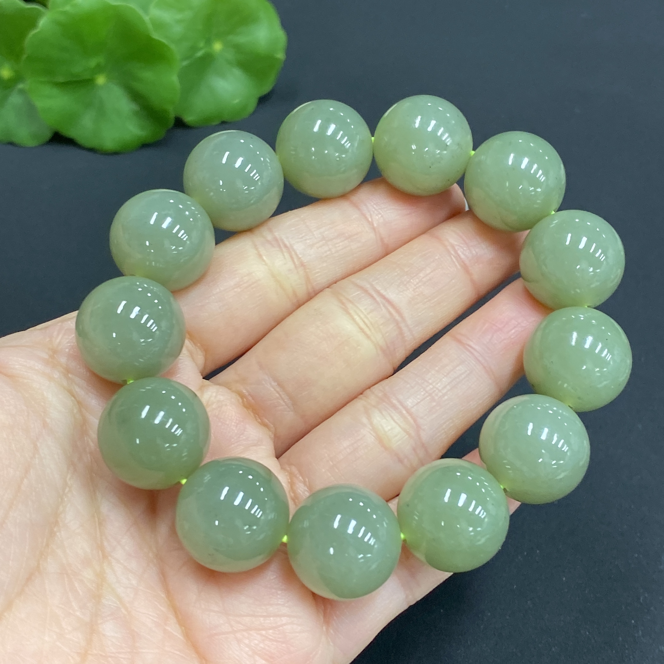 H28188300 Hetian Jade Bracelet   Approx. 15.6mm    Total Weight Approx. 80g
