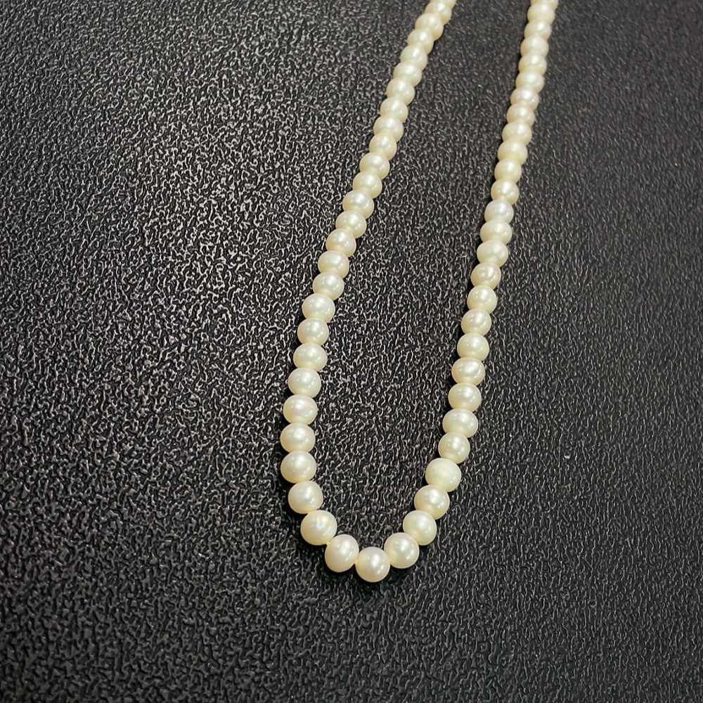 C34951095 Pearl Necklace with Non-Natural Accent Stones, Non-Gold, Total Weight Approx. 15.35g, Stone Size Around 5.4mm