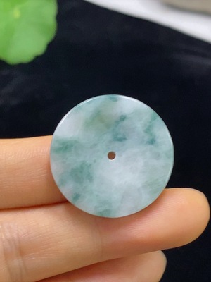 F34975186 Jadeite Peace Knot Pendant Total Weight Approximately 5.35g