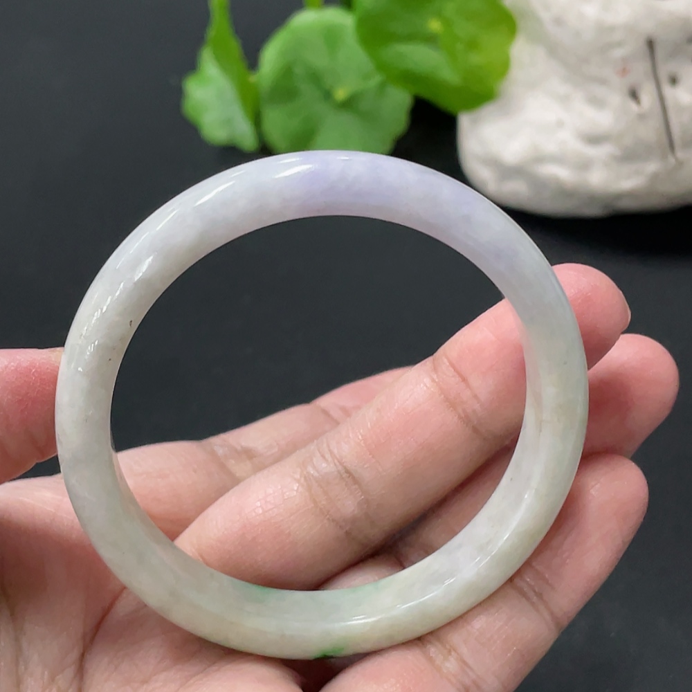 F35109683 Jadeite Round Bangle Total Weight about 32.7g Size 51