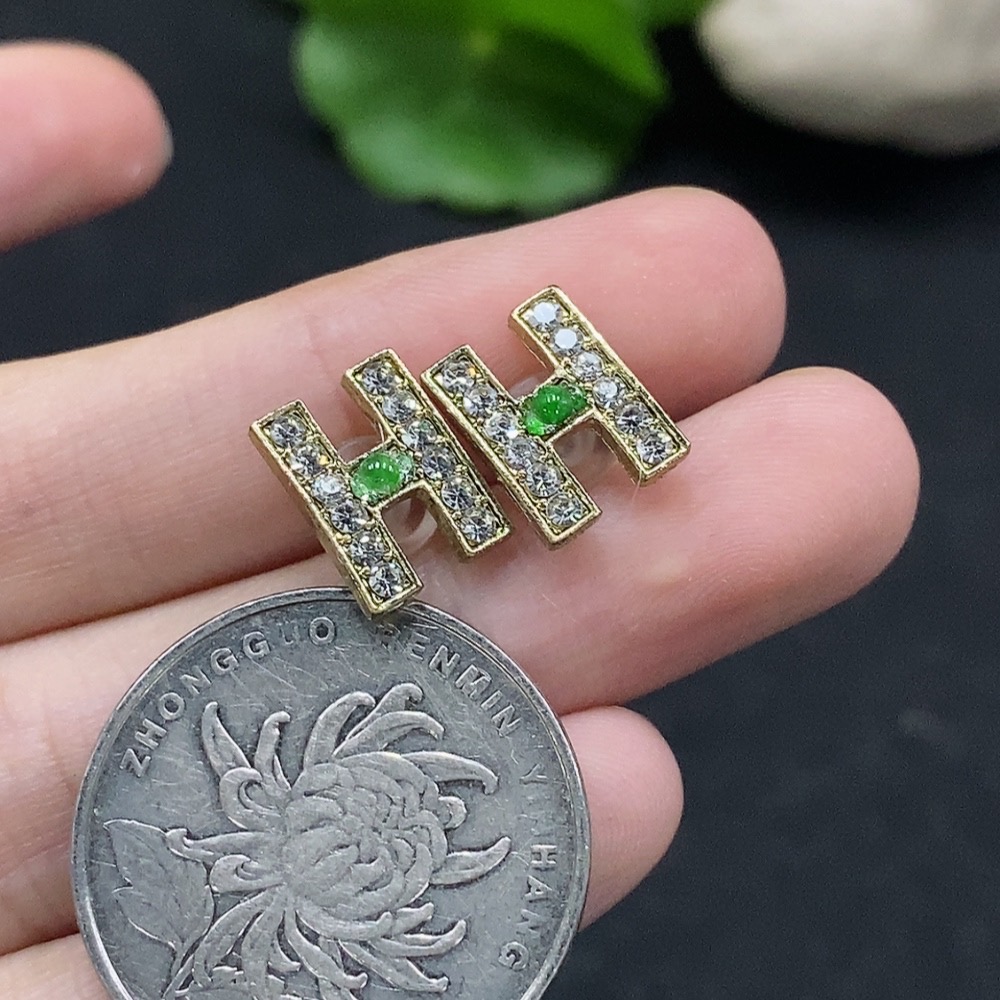 F34057136 Jadeite cabochon inlay piece, non-gold setting, total weight approx. 1.5g