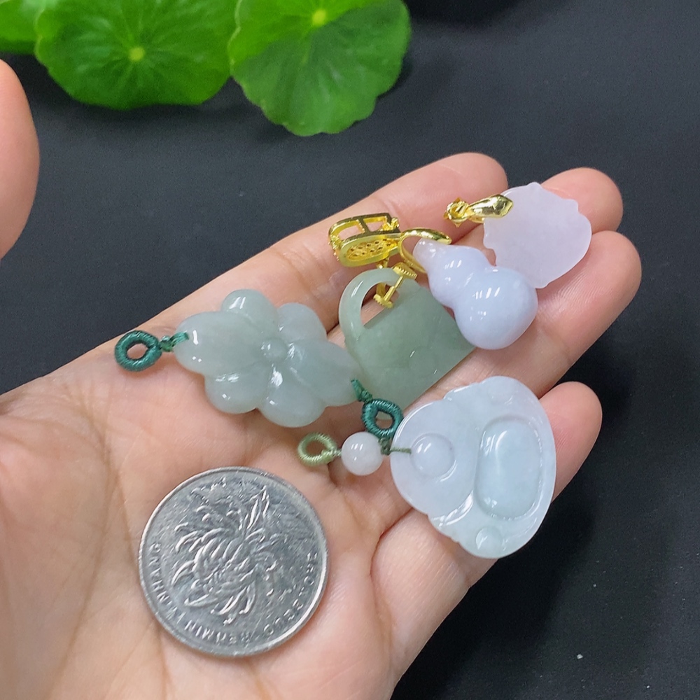 F30523894 Jadeite Pendant Sell as a Lot No Gold