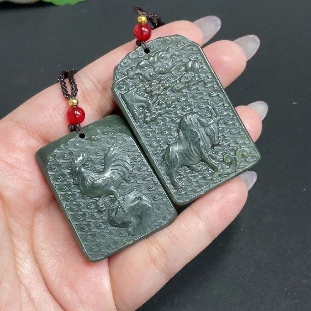 H33901582 Hetian Jade Pendant - Bull Turning Fortune Rooster (Total Weight approx. [with rope] 69.8g)