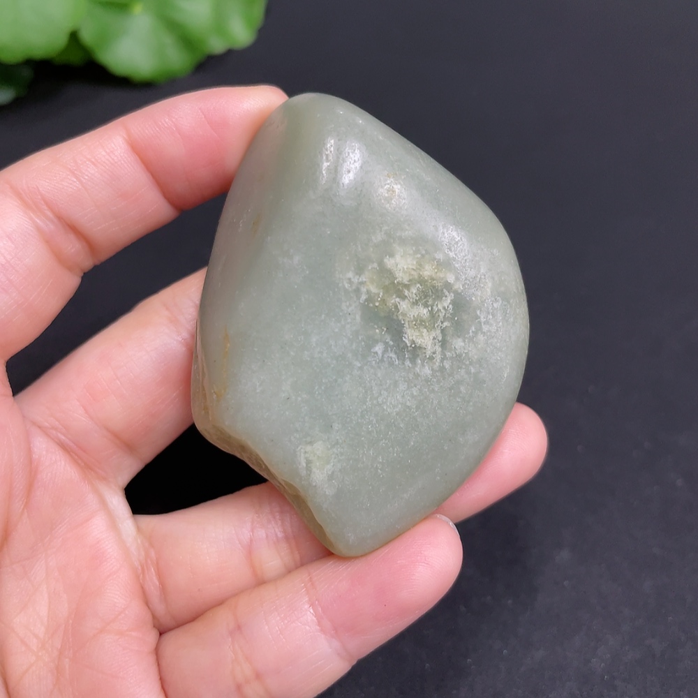 H34037800 Hetian Jade, total weight approx. 68.8g, skin color origin undetermined
