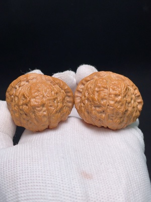 W27078962 Pumpkin-shaped Walnut