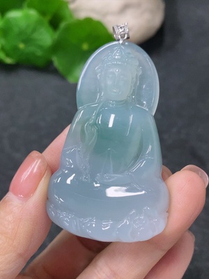 F34075855 Jadeite Pendant Guanyin with 18K Gold and Diamond Accents, Total Weight Approx. 21.16g