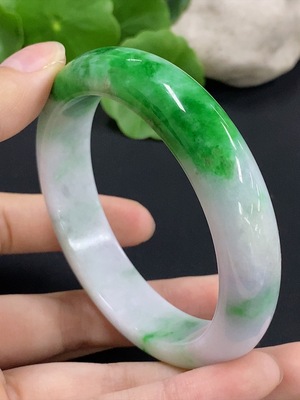 F42968862 翡翠正圈手镯 圈口56.5 货品总重约61.3g