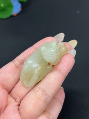 H41947285 和田玉挂件 瑞兽 货品总重约28.2g