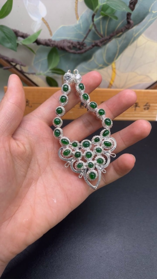 F32775956 Jadeite Cabochon Sell as a Lot Non-Gold Setting