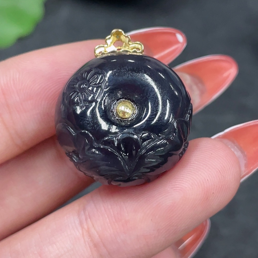 H34980092 Hetian Jade Pendant Carved Flower Button with 18K Gold Clasp, Total Weight Approx. 9.7g