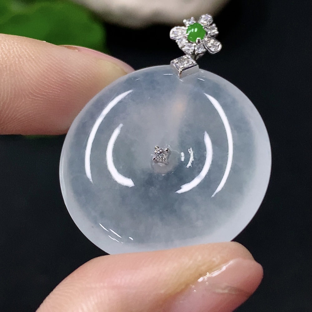 F29320346 Jadeite Pendant Peace Buckle with 18k Gold and Diamond Accents, Total Weight Approximately 8g