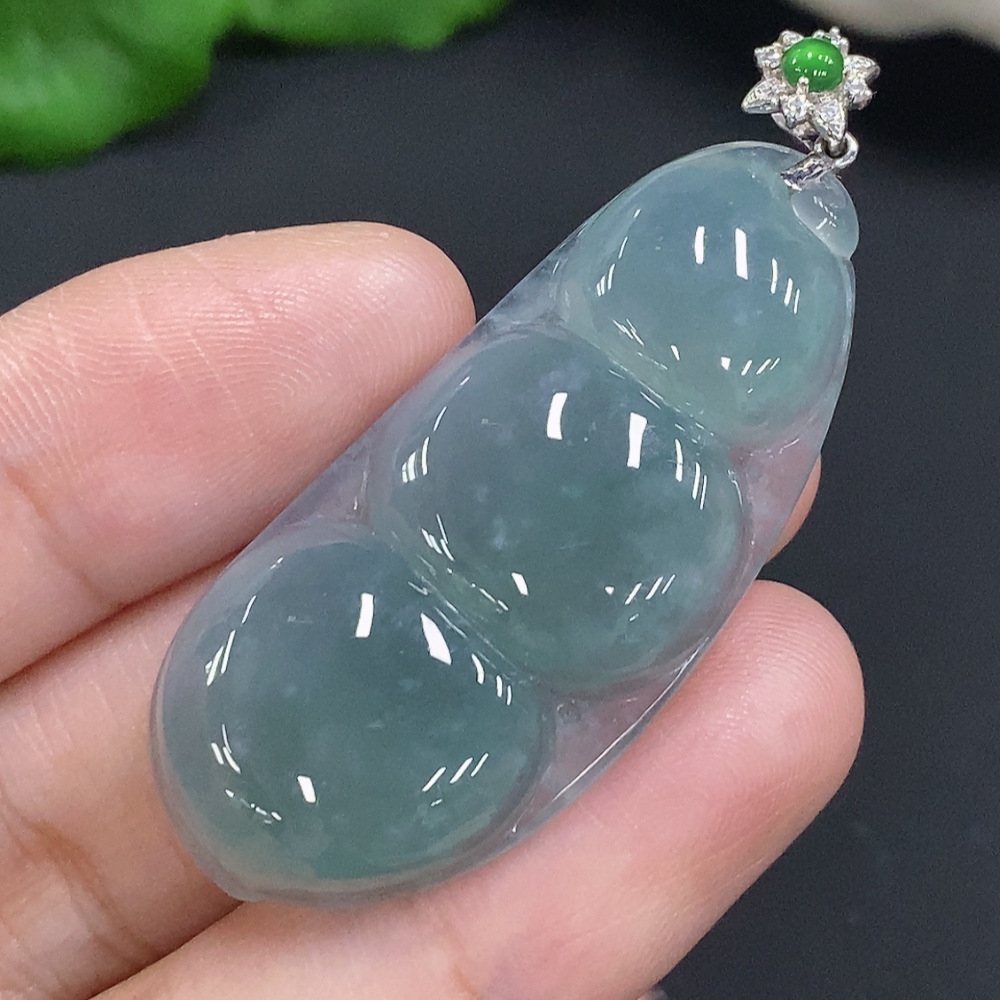 F35126687 Jadeite Buddha Bean Pendant with 18K Gold Clasp, Total Weight Approx. 9.6g (Non-Diamond)