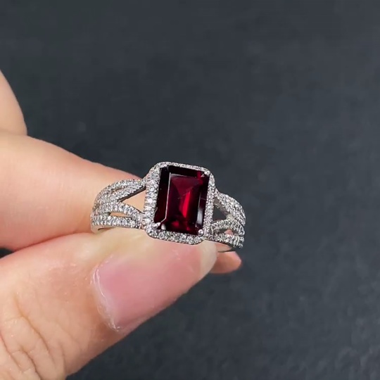 C32816620 Garnet Ring Non-Gold Total Weight Approx. 2.78g Size 15