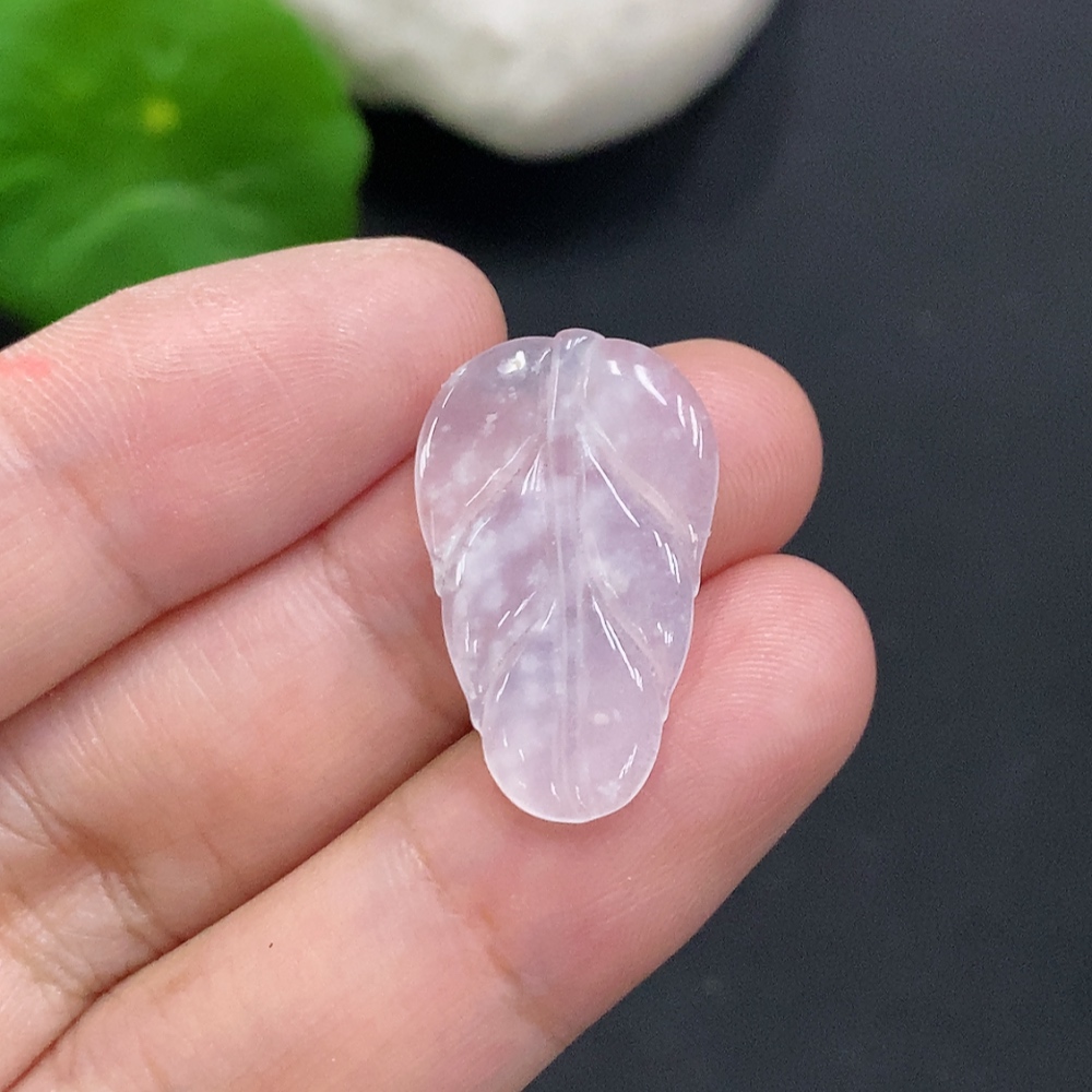 F33856965 Jadeite leaf inlay piece with a total weight of approximately 1.5 grams